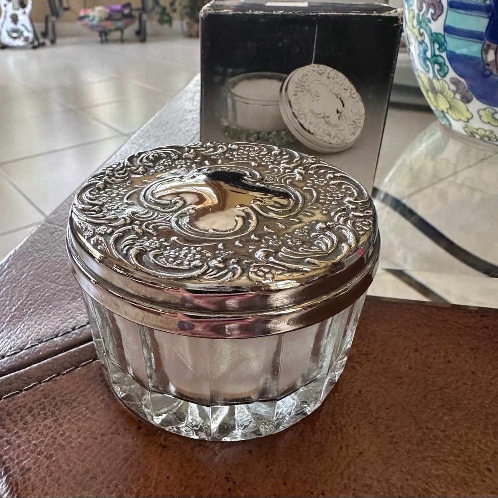 Elegant Silver plated vintage powder box - Picture 2 of 10